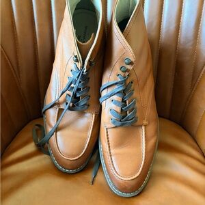 Banana Republic Tan Chukka Boots